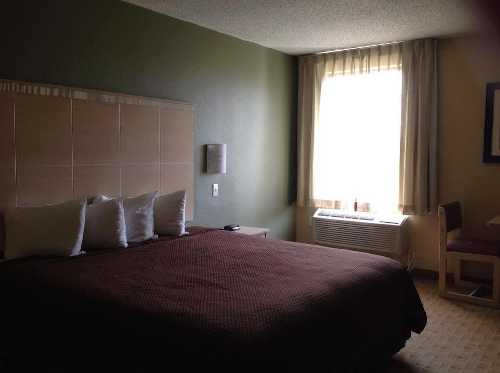 Motel Red Roof North-crabtree Mall-lenovo Center 2*