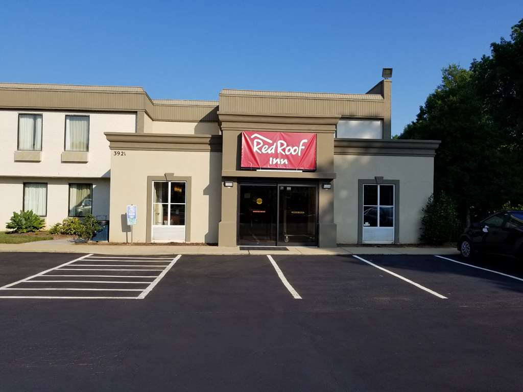 Red Roof North-crabtree Mall-lenovo Center 2*