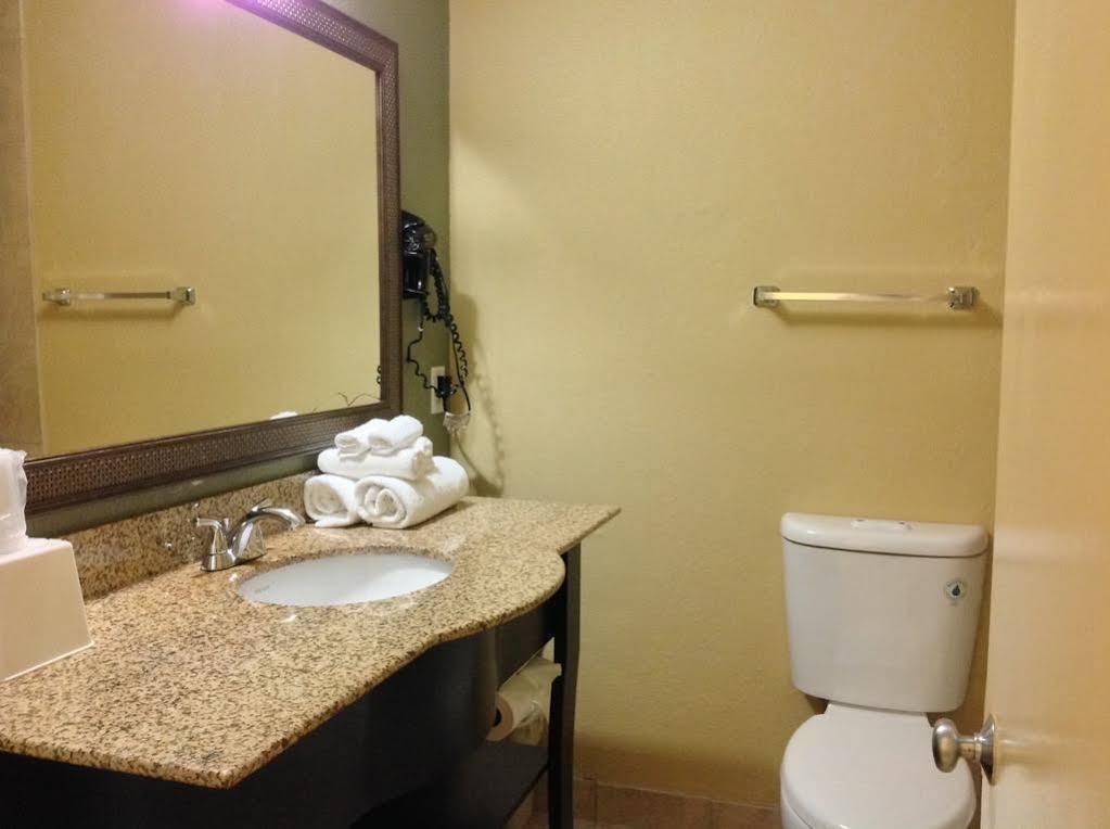 Red Roof North-crabtree Mall-lenovo Center Motel 2*