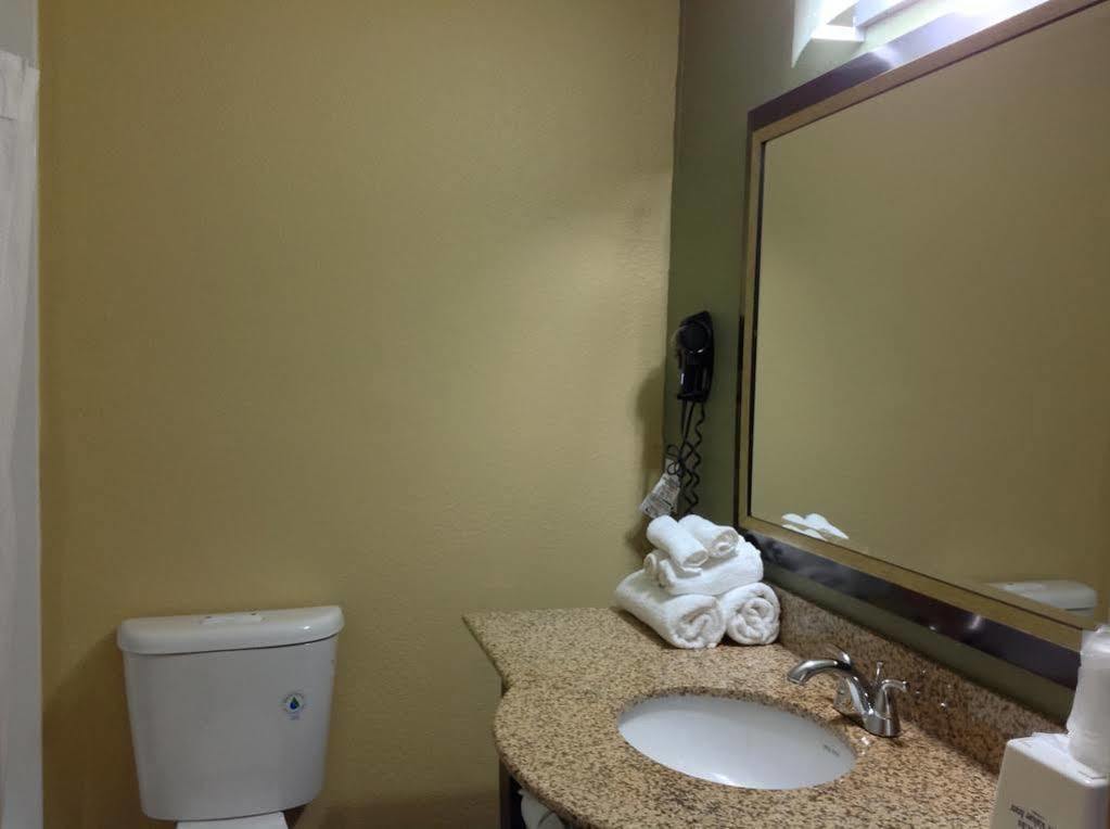 Red Roof North-crabtree Mall-lenovo Center Motel 2*