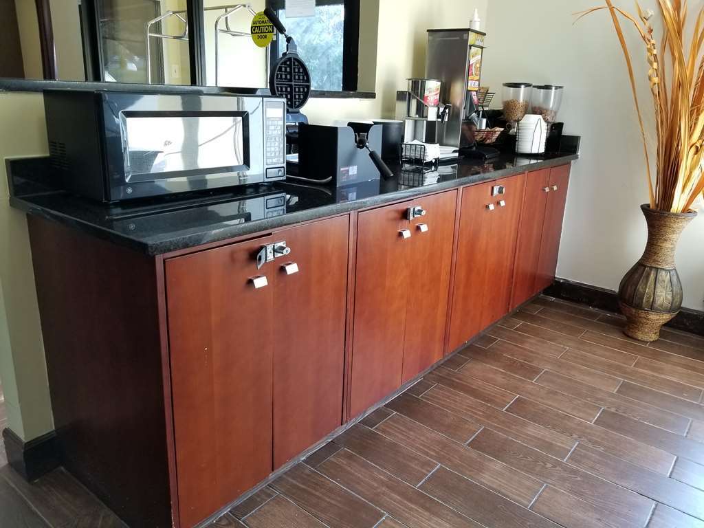 Red Roof North-crabtree Mall-lenovo Center Motel 2*